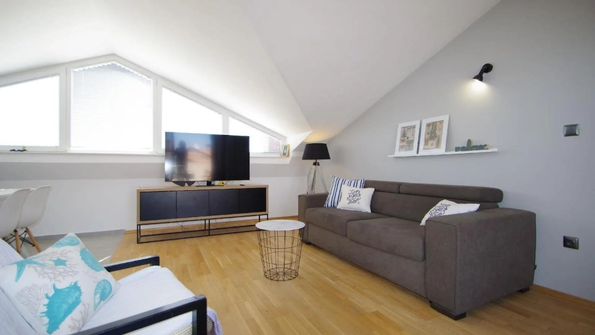 Ferienwohnung In Fazana Mit Schoenem Balkon Valbandon