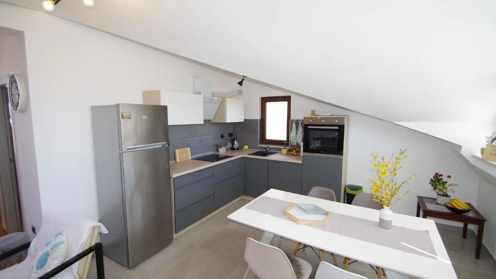 Ferienwohnung In Fazana Mit Schoenem Balkon Valbandon 0*,